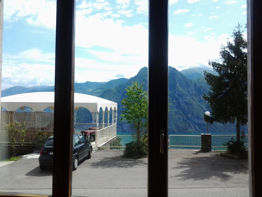 Hotel Poggio D'Oro Riva di Solto Kültér fotó