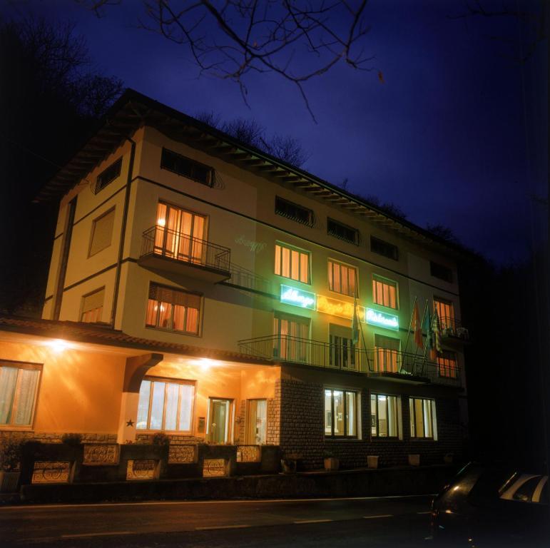 Hotel Poggio D'Oro Riva di Solto Kültér fotó