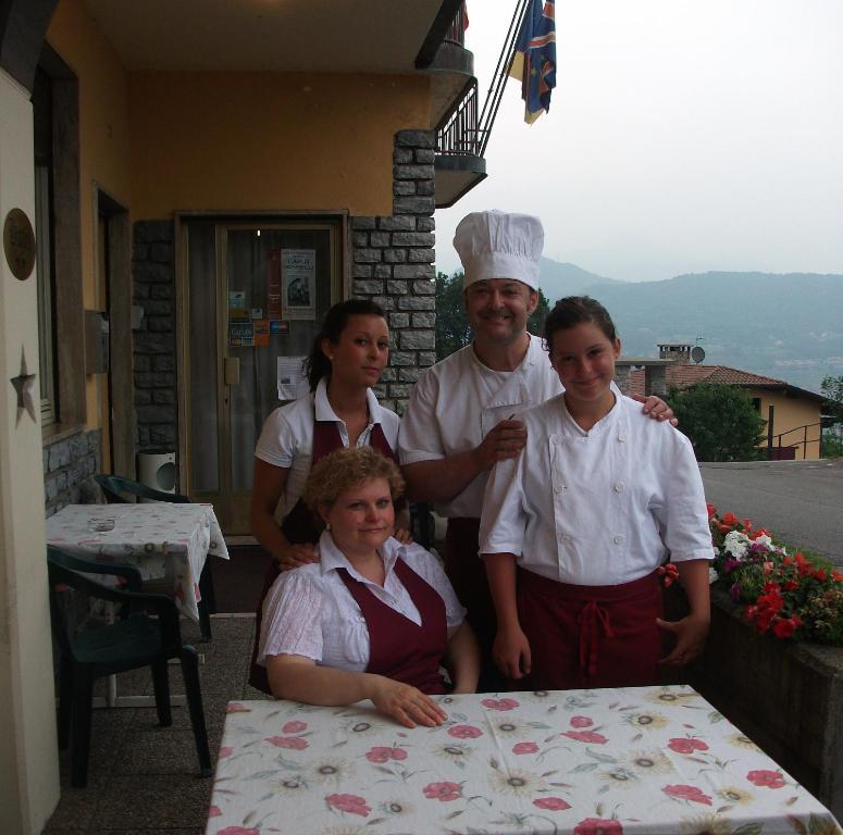 Hotel Poggio D'Oro Riva di Solto Kültér fotó