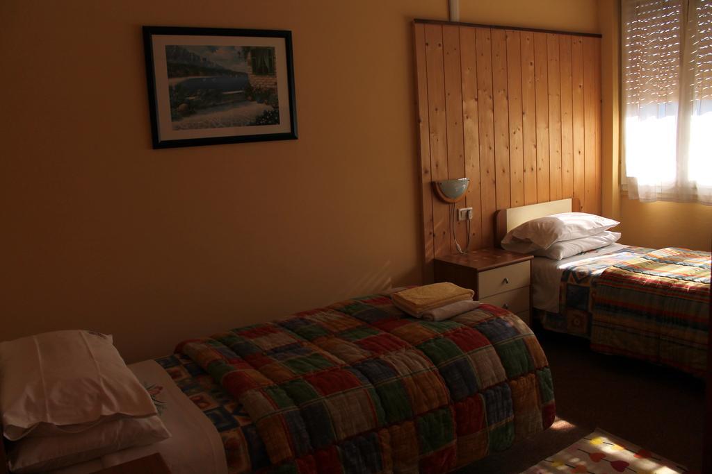 Hotel Poggio D'Oro Riva di Solto Kültér fotó