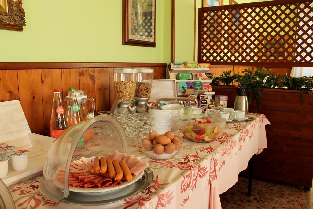 Hotel Poggio D'Oro Riva di Solto Kültér fotó