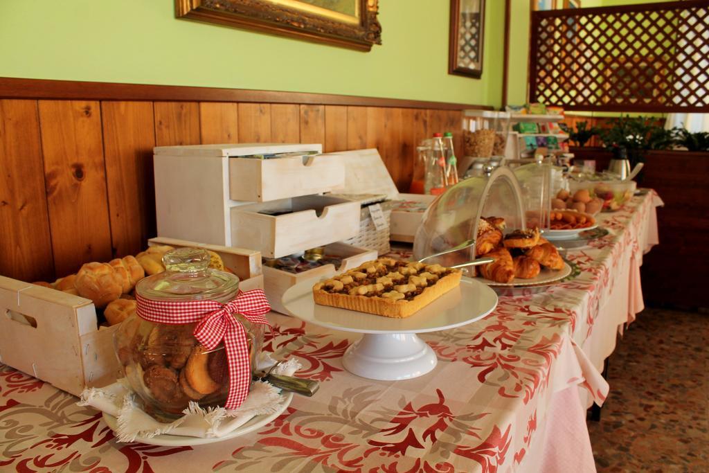 Hotel Poggio D'Oro Riva di Solto Kültér fotó