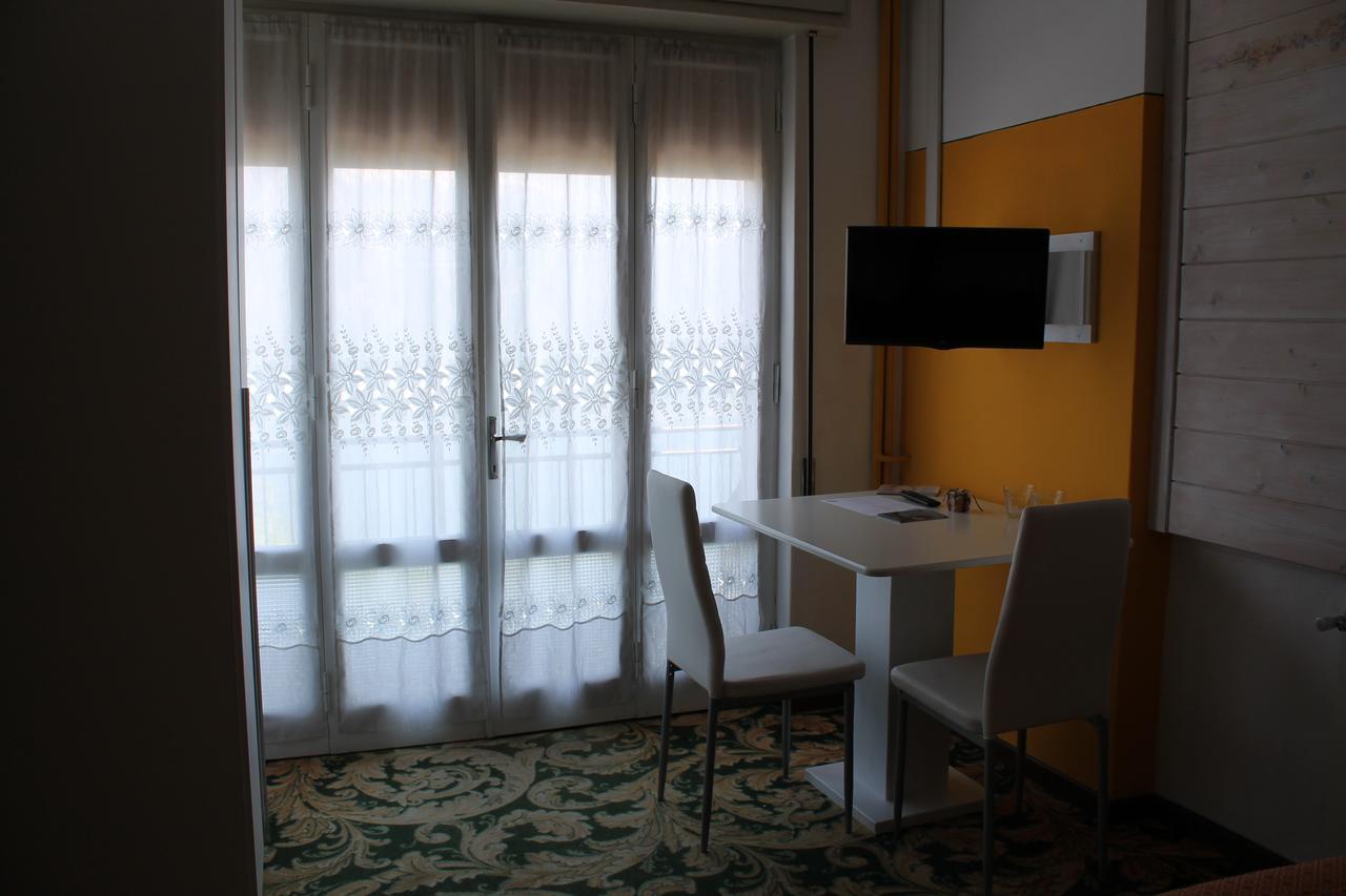Hotel Poggio D'Oro Riva di Solto Kültér fotó